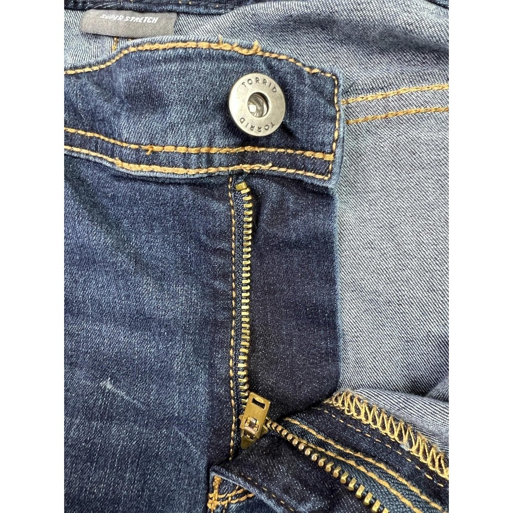 Torrid Luxe Slim Boot Jeans Womens 18R Blue Medium Wash Mid Rise Stretch Denim - Picture 3 of 12